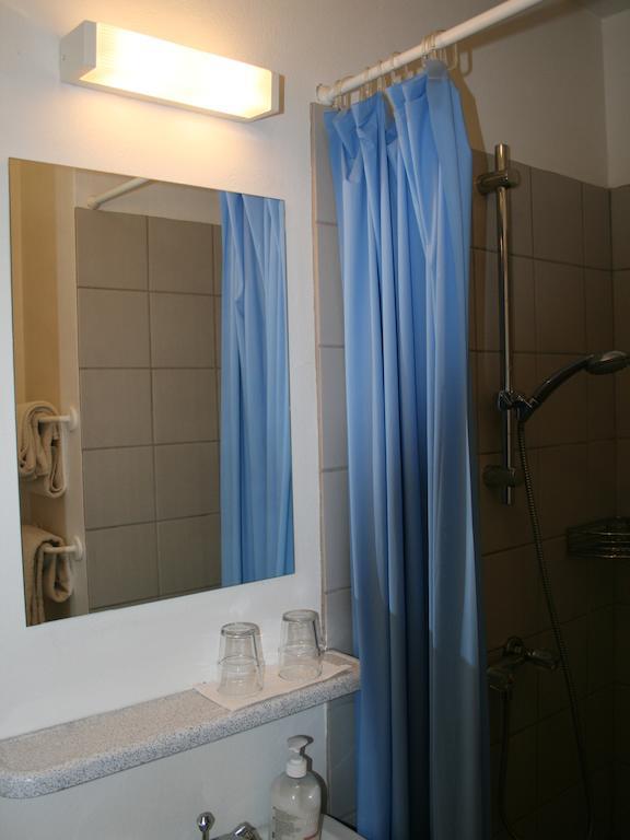 Brekkulaekur Guesthouse Hunathing Vestra Szoba fotó